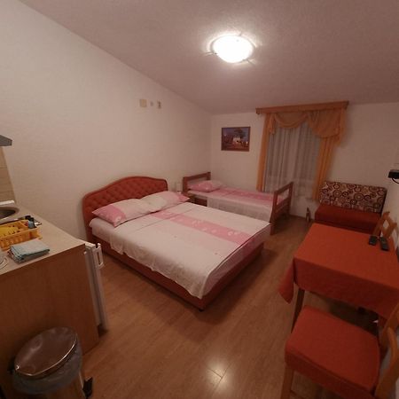 Apartments Cipetic Kaštela Exteriér fotografie